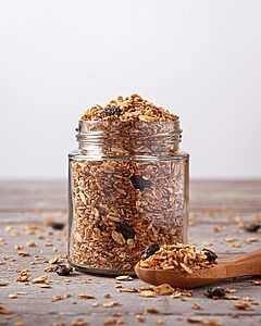 granola riche en fibres avec avoine et fruits