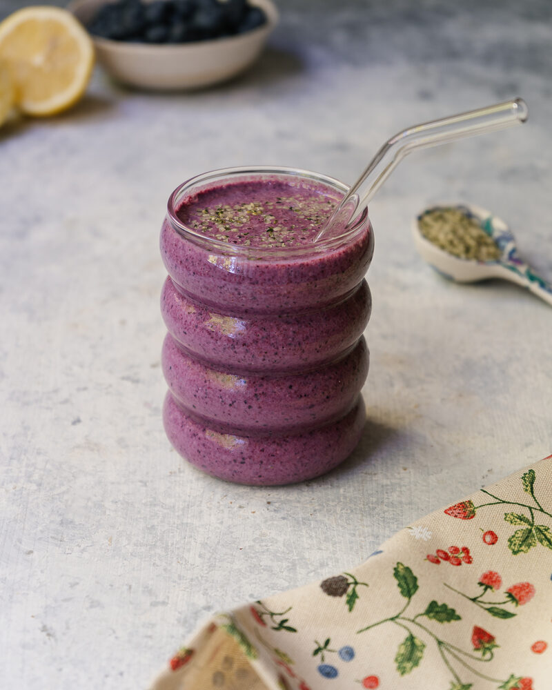 smoothie rassasiant aux bleuets protéines et fibres déjeuner complet